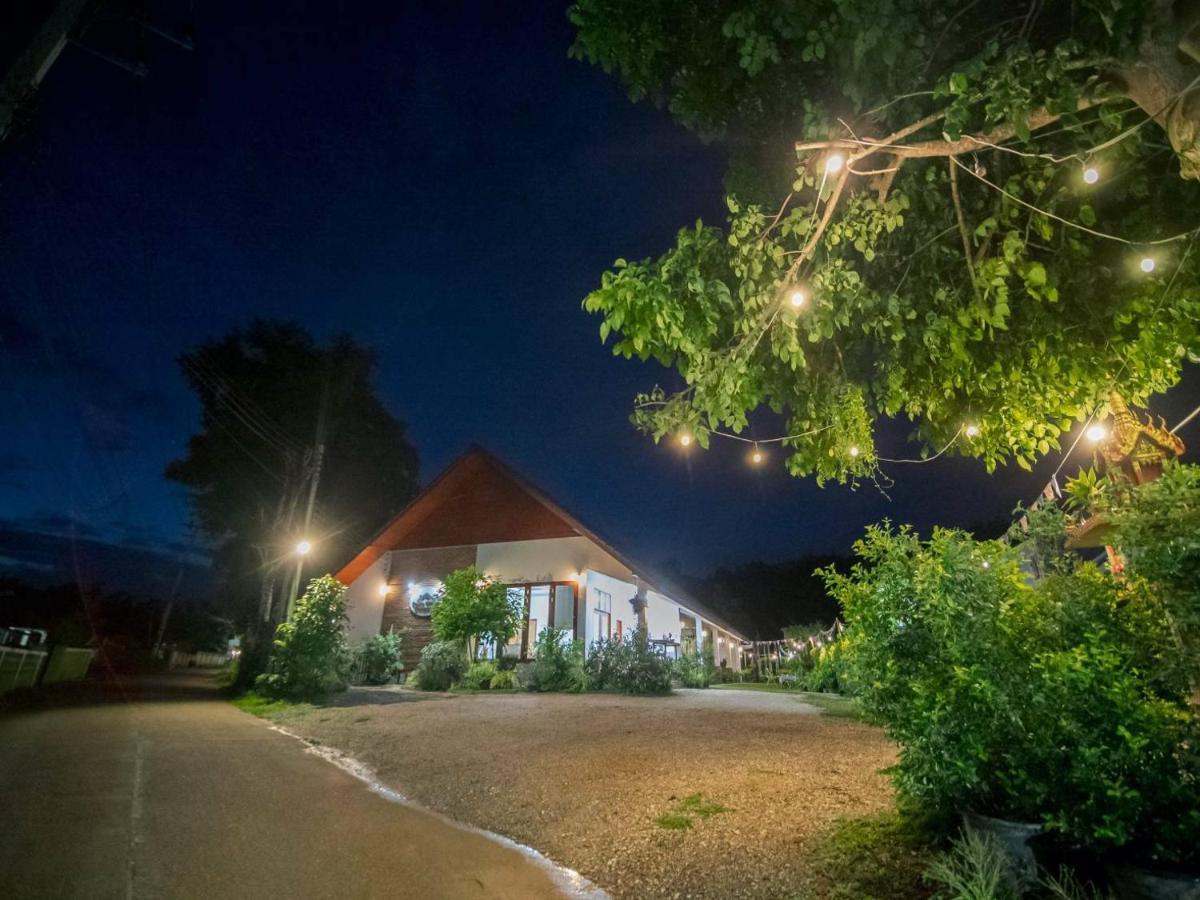 Отель Cozy House Chiangrai Чианграй Экстерьер фото